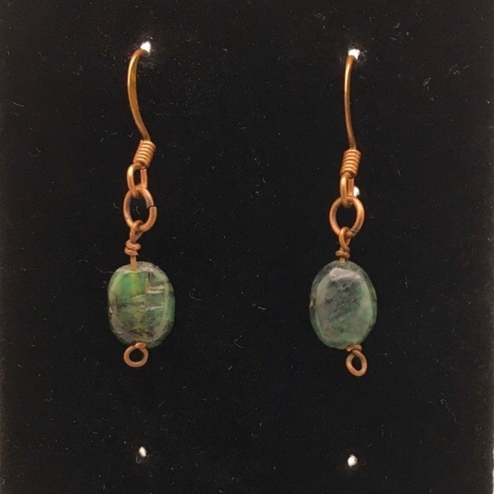 381MIDALANE Raw Emerald Gemstone Earrings on Hooks